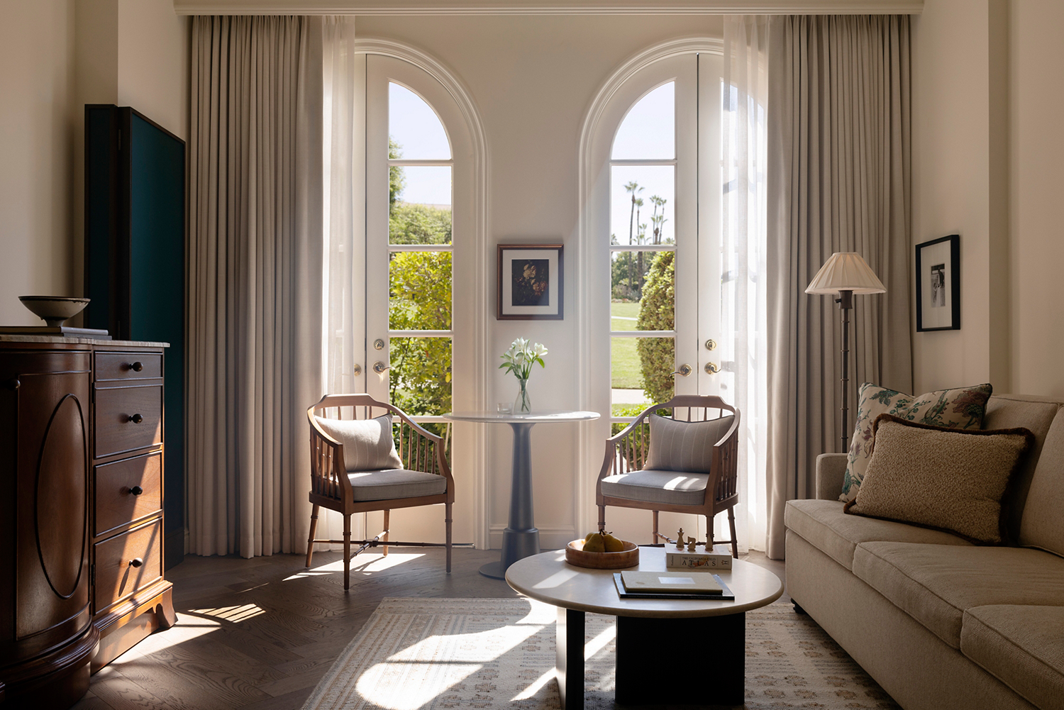 TLLAX Club Executive Suite Living Room With Patio 2025 (1)